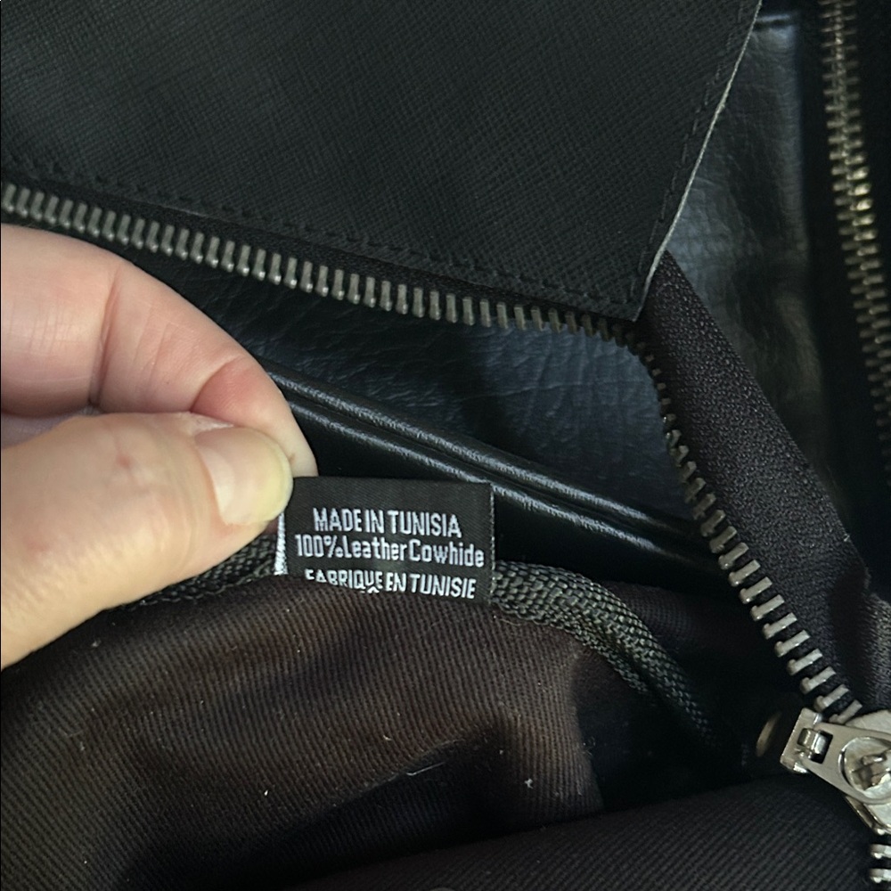 AMAZING 💚🖤  Black and Green Leather Tote with Dog Design! MINT CONDITION‼️ - Picture 10 of 16